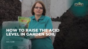 How to Raise the Acid Level in Garden Soil